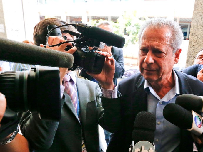 alx brasil-politica-mensalao-jose-dirceu-deixa-prisao-20141104-003 original