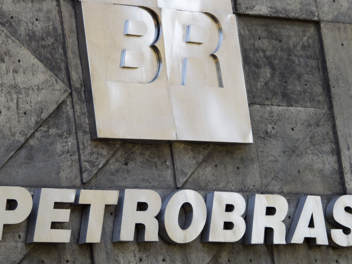 Petrobras já está sendo processada por fundos americanos que alegam terem sido ‘enganados’ com números que não correspondiam à realidade(Vanderlei Almeida/AFP) alx economia-sede-petrobras-rio-de-janeiro-20141212-005 original