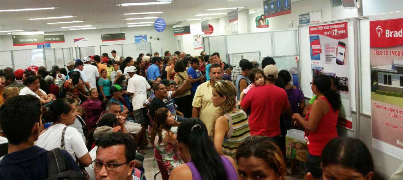 Agência ficou lotada de clientes após paralisação dos serviços bradescofechado2