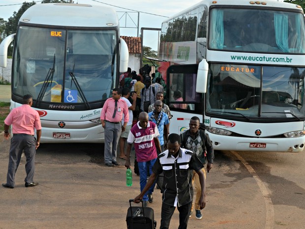 Tião Viana sobre haitianos "O governo do Acre deixa de ter essa responsabilidade” haitionibus
