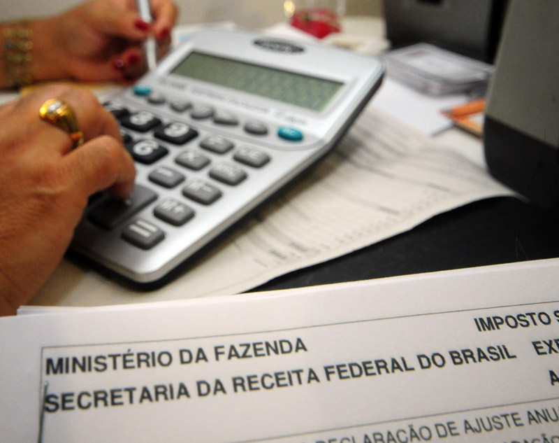 Receita deposita hoje pagamento do último lote de restituições do Imposto de Renda 2015