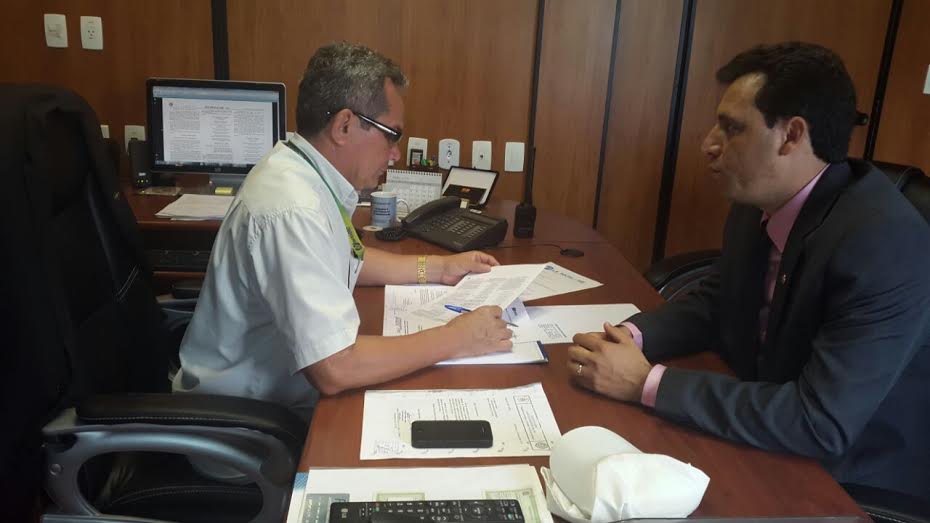 Na checagem in loco, Jairo Carvalho visitou o superintende do Infraero, Jaílson de Araújo, que confirmou que não há efetivo de policial destinado para o aeroporto jariaeroporto