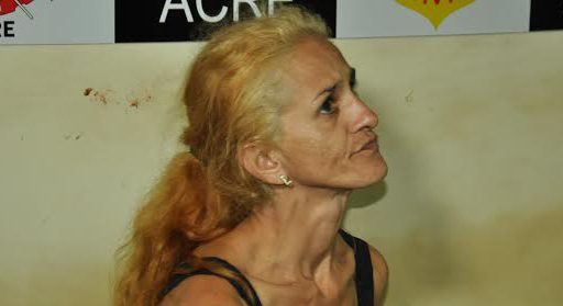 Mulher foi presa e conduzida à delegacia mulhertornozeleira