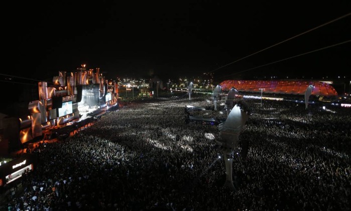 Evento, que acontece em setembro, já teve cerca de 100 mil ingressos comprados na pré-venda, a R$ 320, contra R$ 260 pré-acordados - Guito Moreto / Agência O Globo Leia mais sobre esse assunto em http://oglobo.globo.com/cultura/musica/rock-in-rio-decide-nao-usar-recursos-da-lei-rouanet-15806078#ixzz3WjRefpED © 1996 - 2015. Todos direitos reservados a Infoglobo Comunicação e Participações S.A. Este material não pode ser publicado, transmitido por broadcast, reescrito ou redistribuído sem autorização. riorock