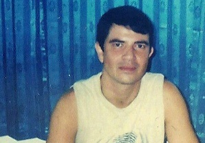 Rodrigo Gularte, que está no corredor da morte na Indonésia, é visto na prisão de Tangerang rodrigo-gularte-que-esta-no-corredor-da-morte-na-indonesia-e-visto-na-prisao-de-tangerang-1429742888433 300x300