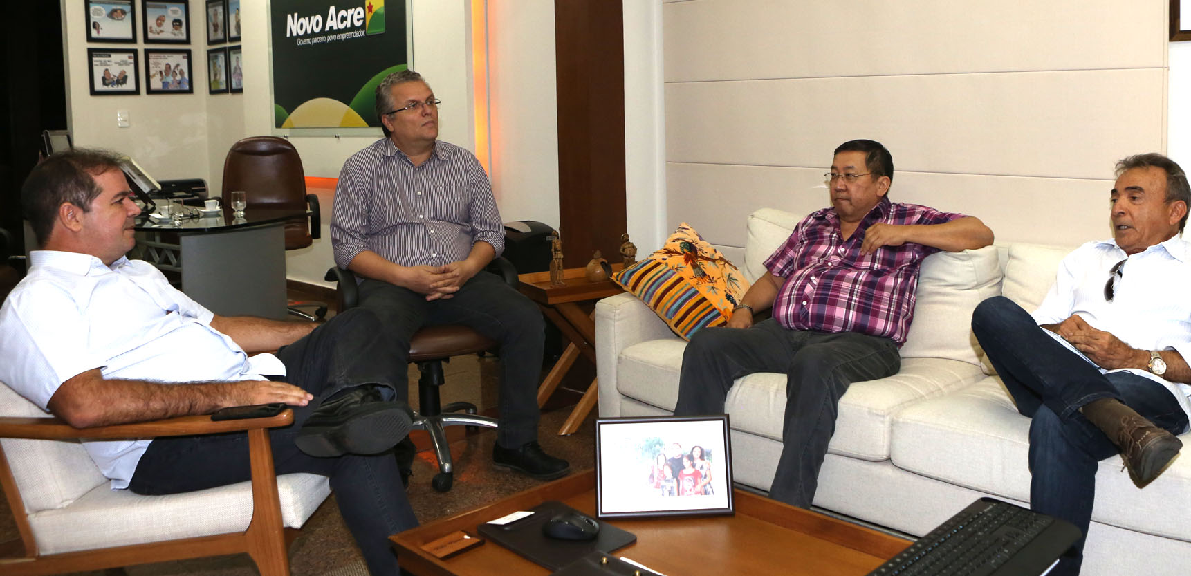 Fábio se reúne com o governador Tião Viana e empresários/Foto: Secom secom acre16042015-2
