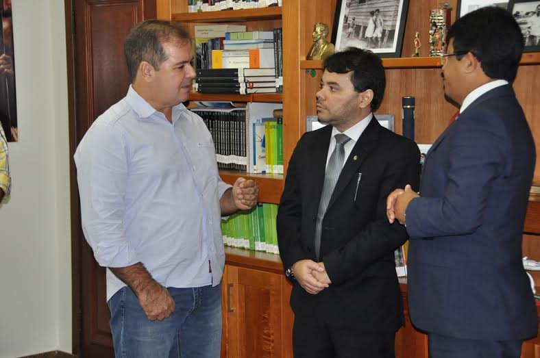 Procurador-Geral de Justiça Oswaldo D’Albuquerque Lima Neto se reúne com o governador Tião Viana/Foto: Ascom MP sistemasmp