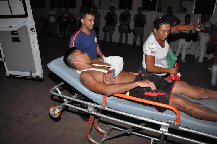Vítima foi socorrida pelo Samu e conduzida ao PS/Foto: Selmo Melo/ContilNet Notícias tirovilaacre