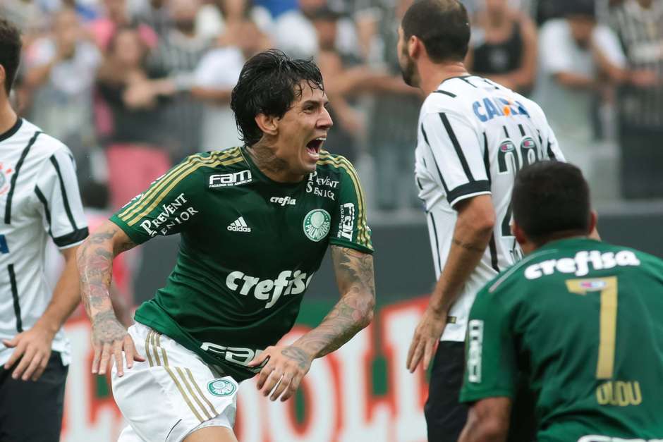Victor Ramos abriu o placar do jogo para o Palmeiras victorramoscomemorarodrigogazzanelfp