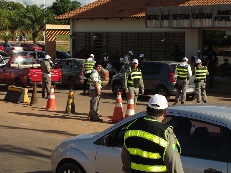 Os trabalhos que serão intensificados na fiscalização dos condutores e veículos faz parte do trabalho de conscientização no objetivo de coibir as ilegalidades Blitzdia