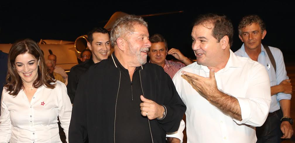 Lula foi recebido pelo governador Tião Viana e demais lideranças do PT/Foto: Secom lulaacretiaonazare3