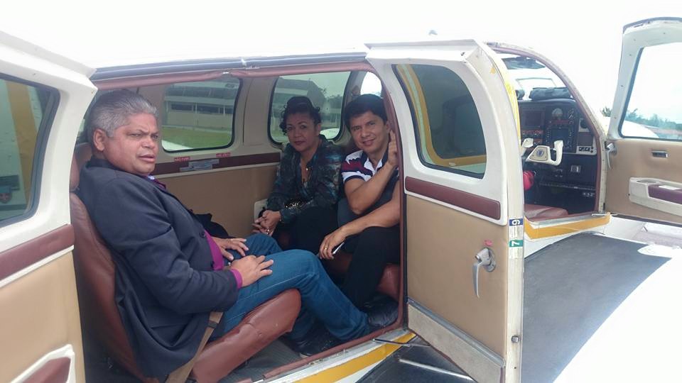 sinhasique e avião