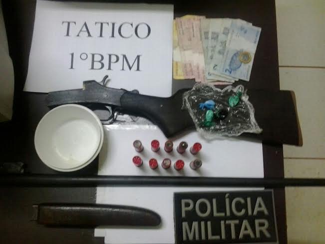 Polícia encontra dorga e arma de fogo no local/Foto: Ascom bocafechada