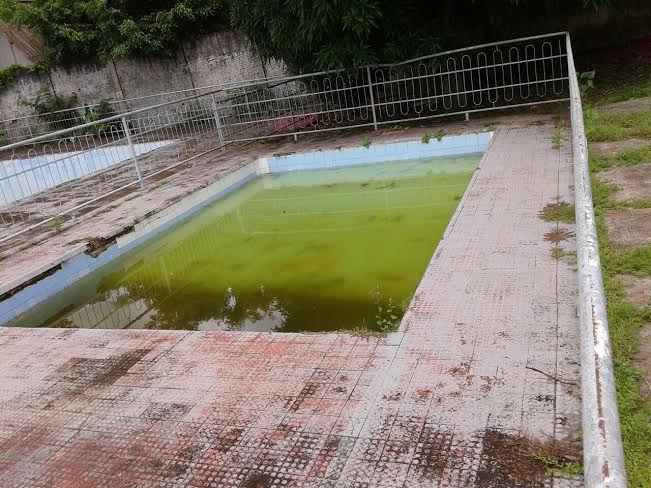 Piscina do centro do São Francisco não é limpa há tempos e oferece perigo na proliferação da dengue centrosaofrancisco