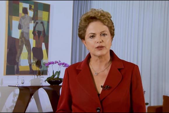 A presidenta Dilma Rousseff usa as redes sociais para fazer pronunciamento no Dia do TrabalhoReprodução de vídeo da Presidência da República dimatrabalho