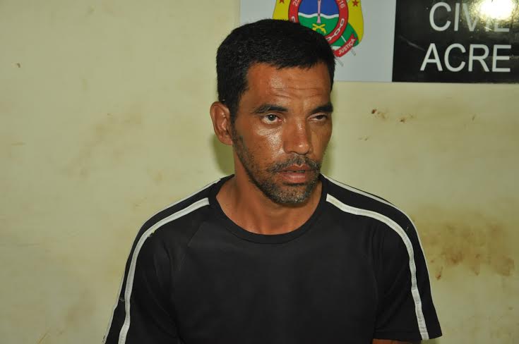 Ao levantar a ficha de Mário, a polícia descobriu que havia um mandado de prisão em aberto contra ele/Foto: Selmo Melo/ContilNet Notícias foragidomaio4