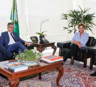 Jorge Viana é recebido por Dilma em audiência sobre reforma política