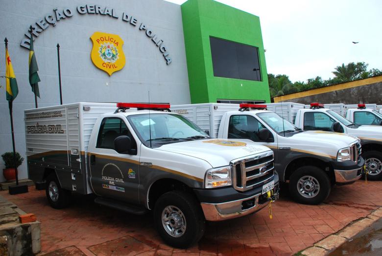 fotos 00 janeiro 10 entrega de carros-iml foto val fernandes 02