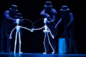 Criaturas-de-Papel-Bricoleiros-crédito-Daniel-Sorrentino-300x200