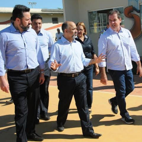minsitroalana2
