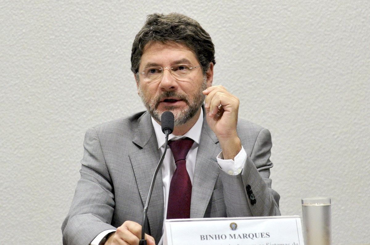 TCE pede explicação do ex-governador Binho Marques sobre irregularidades em relatório
