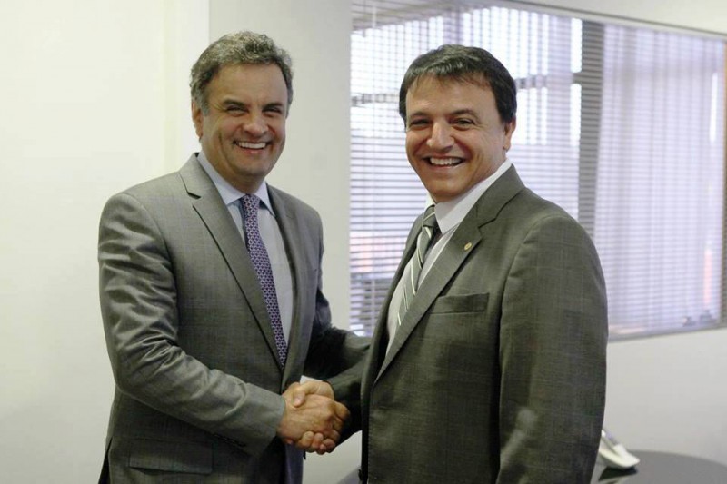 Senador Aécio Neves ao lado do ex-deputado Marcio Bittar
