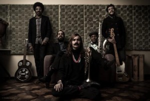 Um dos participantes do festival, o Chaiss_Quinteto se apresenta pelas ruas de São Paulo Divulgação Festival Jazz