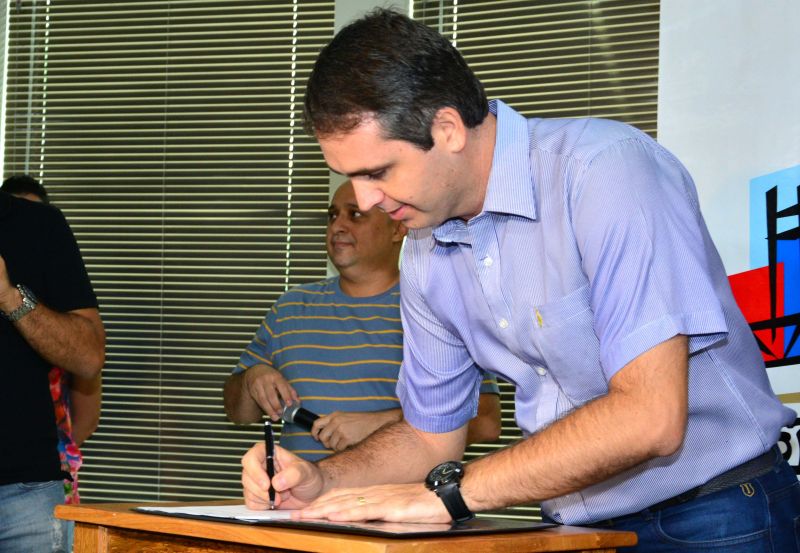 Indiciado pela Polícia Federal, Marcus Alexandre tenta suspender investigação