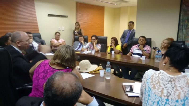 Comando de greve é recebido por deputados/Foto: ContilNet