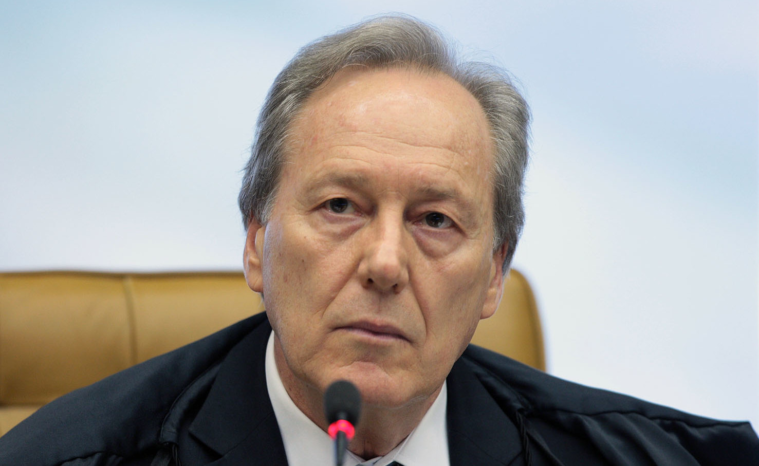 Lewandowski pede a Dilma para não citar governo Temer em respostas