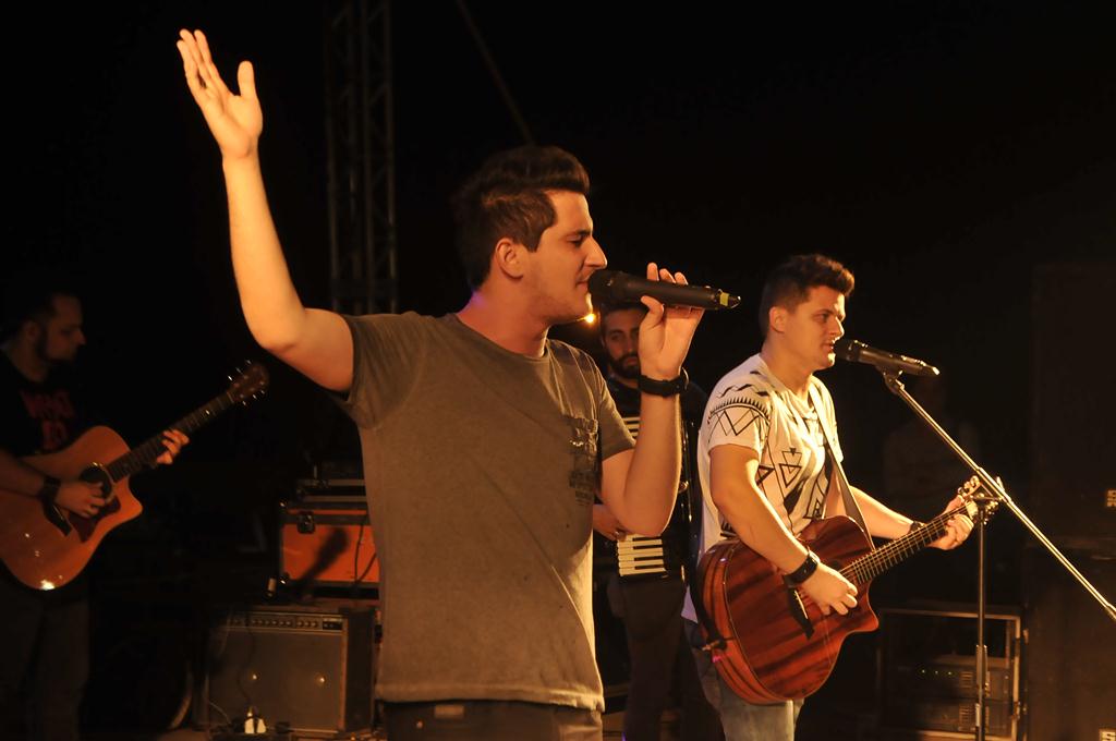 ANDRÉ E FELIPE NO PALCO DA AGROPURUS