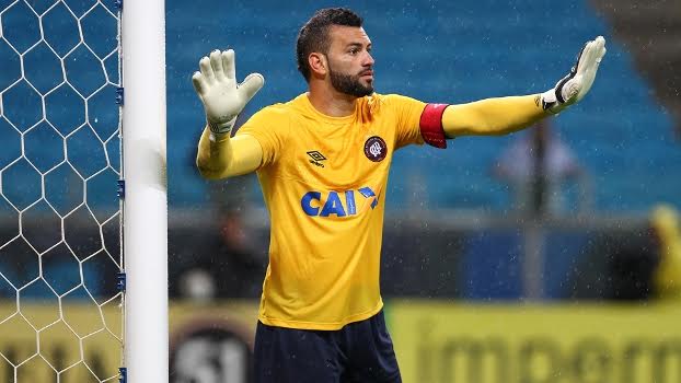 Goleiro acreano do Atlético-PR é disputado por dois grandes clubes do futebol nacional