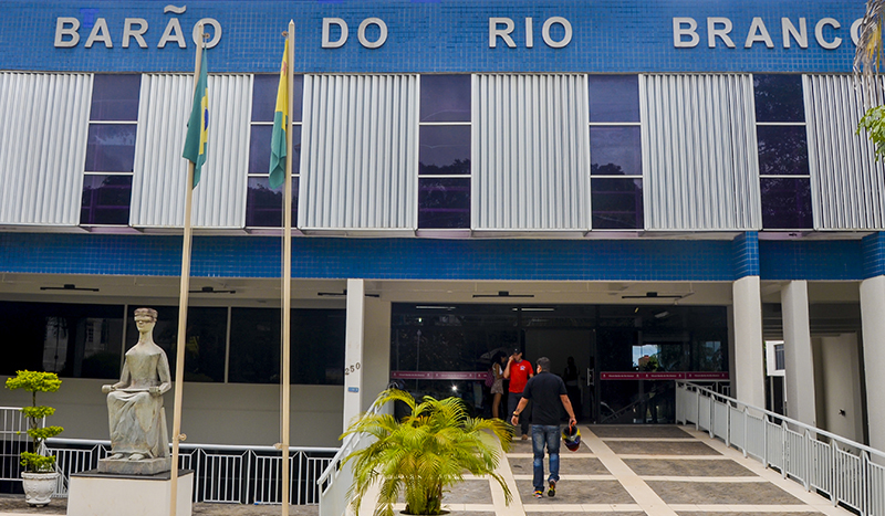 Decisão da Justiça sobre taxar sites e blogs é criticada pela imprensa nacional