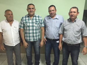 Mnaoel e lideranças de Xapuri anunciam pré-candidatura de Erivelton