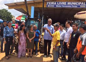 Petecão entrega máquinas para ajudar na infraestrutura de Epitaciolândia