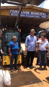 Petecão entregou as máquinas pessoalmente