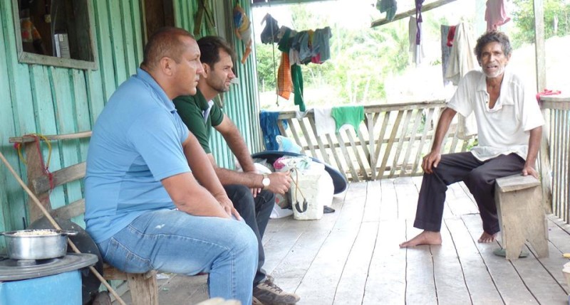 Acompanhado do vereador Adevaldo Rodrigues (PCdoB) , o prefeito discutiu o projeto/Foto: Assessoria