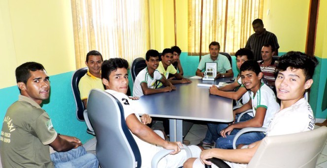 Estudantes participam de jogos no Peru e agradecem a prefeitura de Assis Brasil pelo apoio