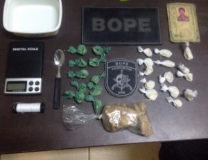 Homem é preso suspeito de tráfico de drogas no Recanto dos Buritis