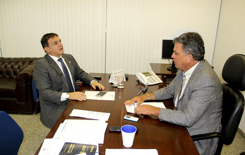 Senador Sérgio Petecão e Marcio Bittar reunidos em Brasília, nesta terça-feira 