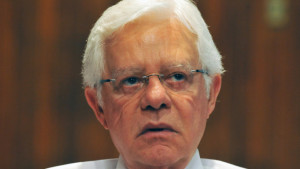 Ex-ministro da Aviação Civil Moreira Franco tentou aplacar os ânimos dos deputados presentes(Valter Campanato/ABr/VEJA)