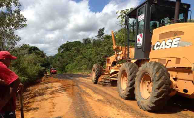 Governo do Acre não paga e 7º BEC paralisa obras em ramais em Epitaciolândia e Brasiléia