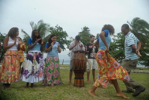 Quilombolas da Marambaia celebram posse de terra no Dia da Consciência Negra