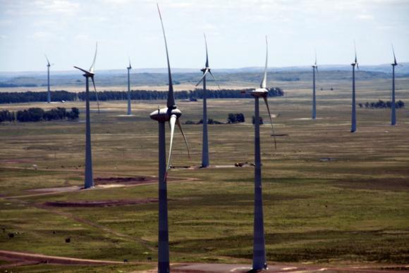 2º Leilão de Energia de Reserva de 2015 destina-se à contratação de energia proveniente de fontes solar e eólica (Arquivo/Agência Brasil)