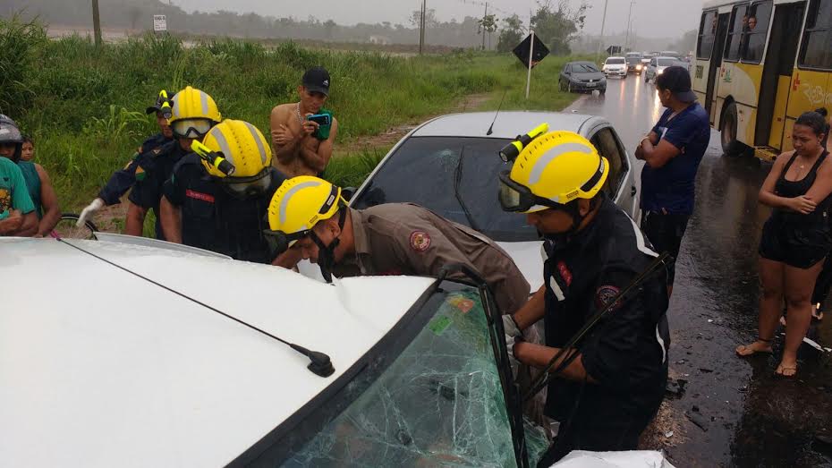 Álcool e chuva podem ter ocasionado grave acidente na Via Verde; acidente envolveu quatro veículos
