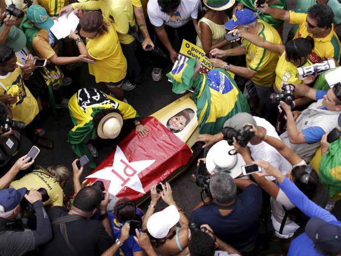 Protestos: Governo vê espaço para refutar impeachment