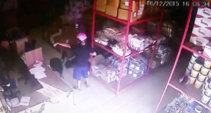 Funcionários e clientes são feitos reféns durante ação dos assaltantes