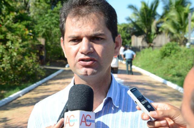 Mano Rufino viaja para Brasília em busca de liberação de recursos para Sena Madureira