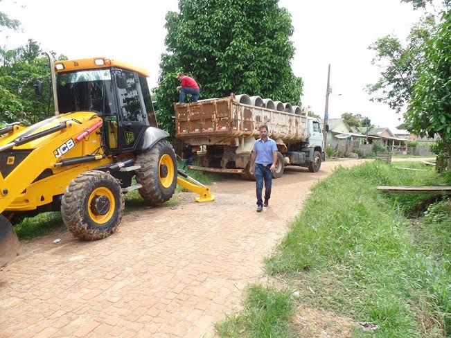 Obras de drenagem em rua do Segundo Distrito de Sena Madureira são iniciadas