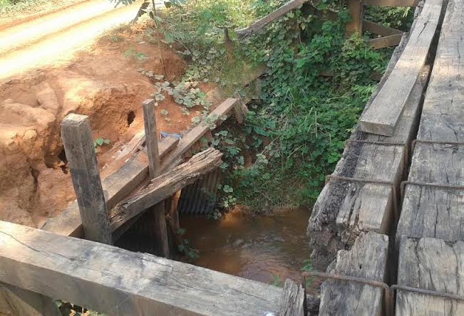 Mais de mil famílias podem ficar ‘ilhadas’ após ponte quebrar no Ramal do Mutum